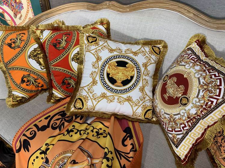 Versace Cushion 45X45cm 09